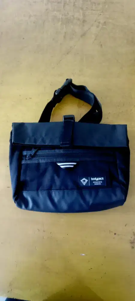 TAS Waist Bag BODYPACK BINDSTRIP 2.0 Hitam