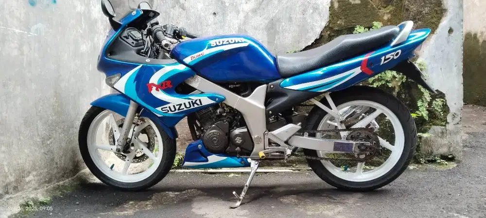 Suzuki FXR150 CBU
