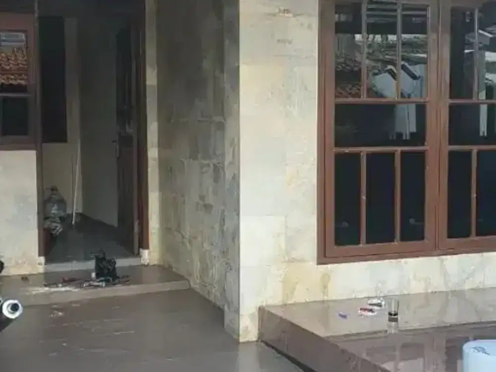 DIJUAL CEPAT RUMAH TERAWAT DI ARCAMANIK UTAMA BAGIAN DEPAN. LOKASI SANGAT STARTEGIS & SANGAT COCOK UNTUK HUNIAN KELUARGA.