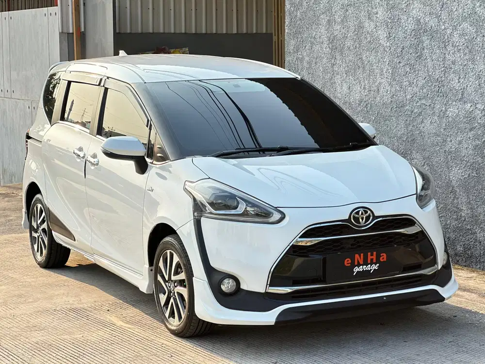 Dp 7JT.. Toyota Sienta Q 1.5 Matic 2016.. eNHa garage Semarang..