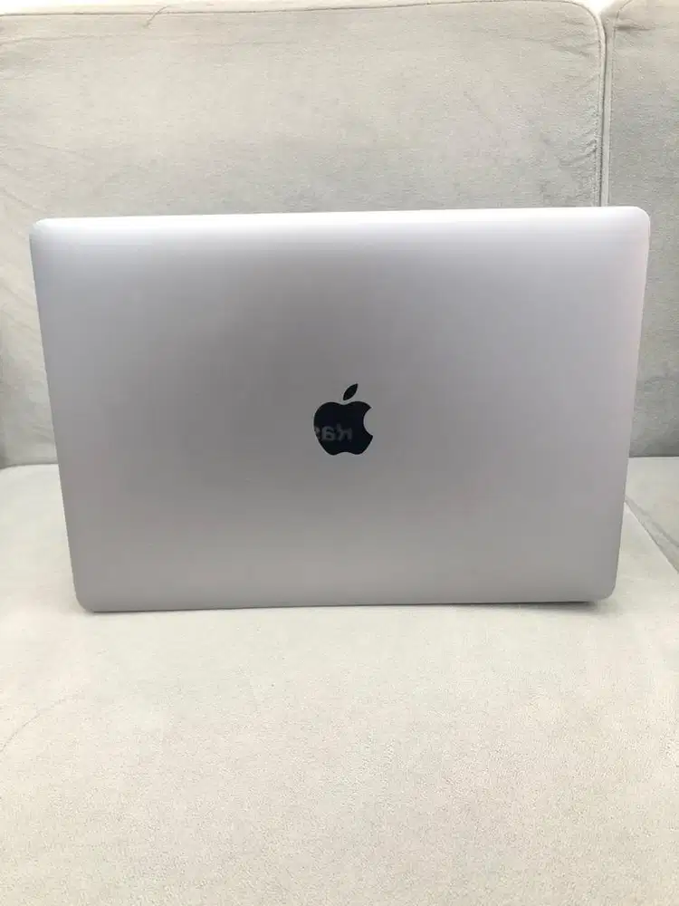 Macbook Pro 2017 8/256GB