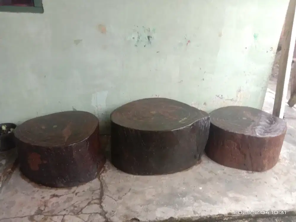 Kayu bulat cocok buat kursi sambil ngopi