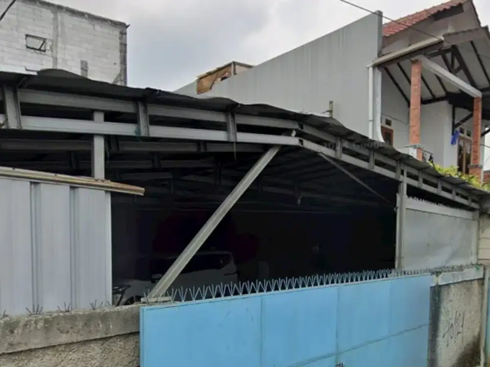 Dijual Tanah di Cikutra Area sudah disemen, berpagar tembok, dan beratap seng