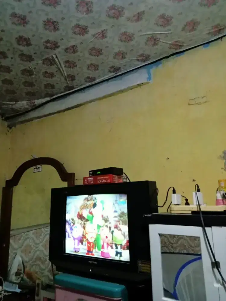 TV TABUNG POLYTRON ULTRA SLIM