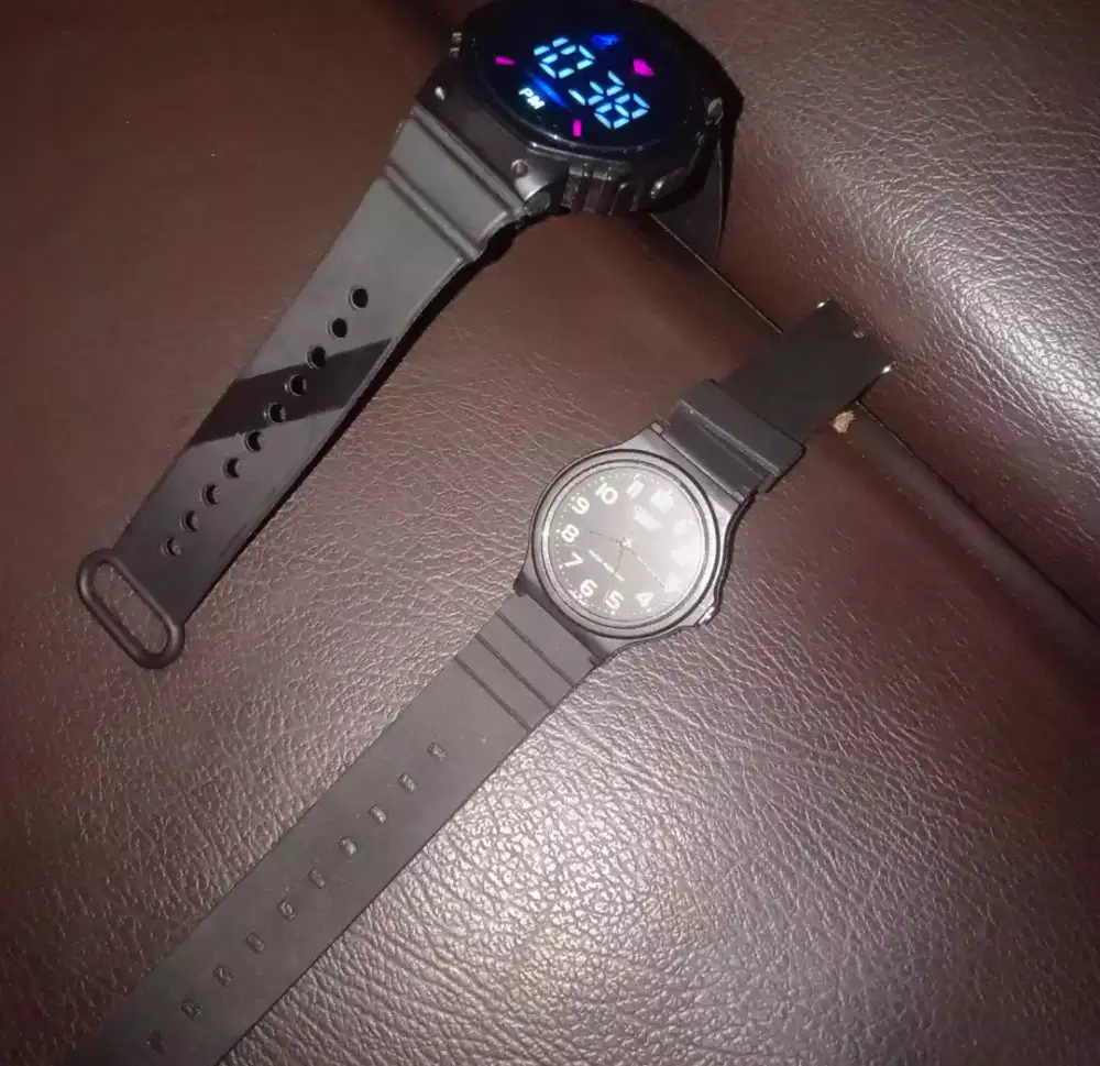 Jam digital Dan Analog