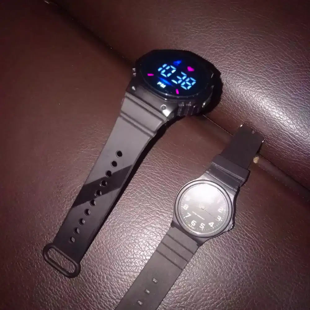 Jam digital Dan Analog