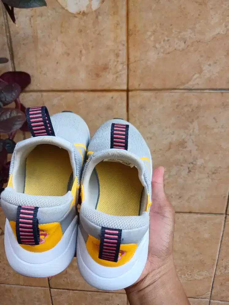 Sepatu nike flex plus 2