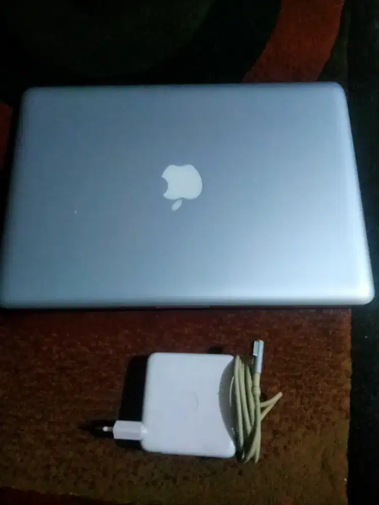 Macbook pro 2012 core i5,nyala normal ada.minus,murmer