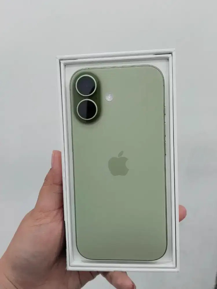 IPHONE 17 256 sage garansi on sampai oktober 2026