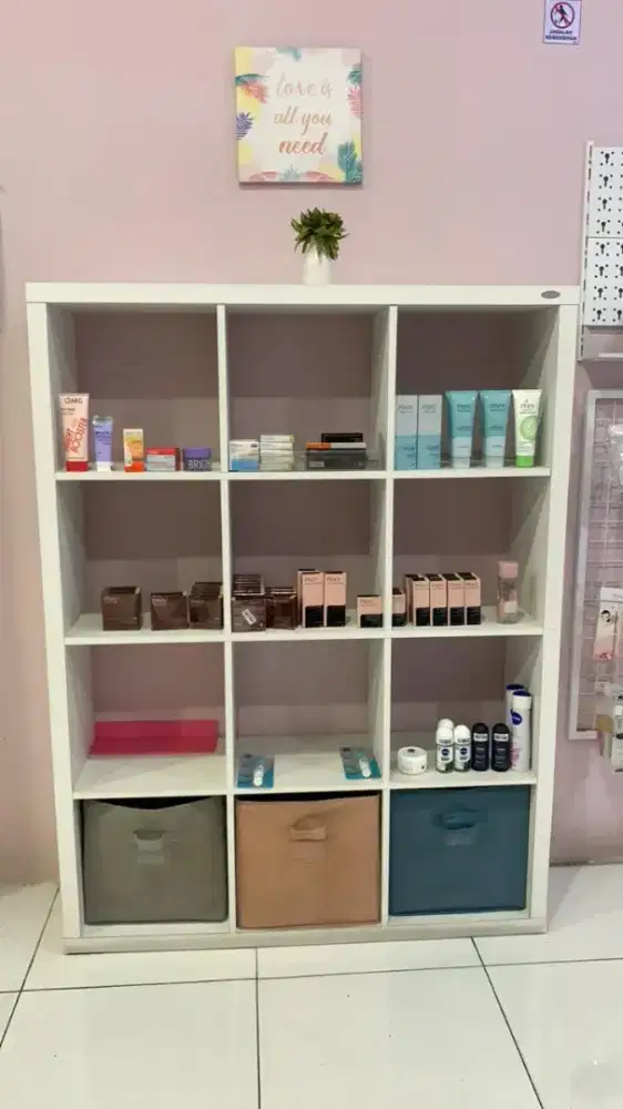 Rak Pajangan serbaguna 9 kotak