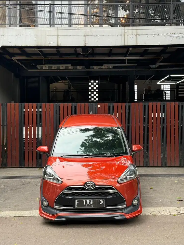 Sienta Q 2016 Orange Limited