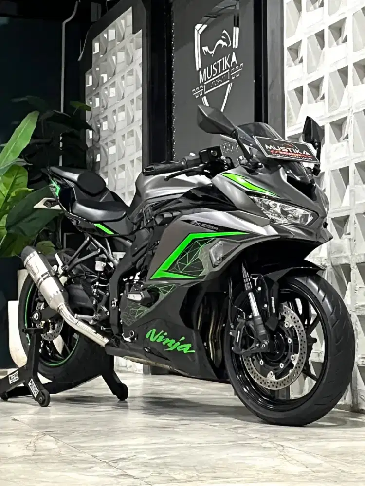 Odo 6800‼️Kawasaki ZX 25R 2023 ABS QS. DANNY Mustika Motor Sulfat