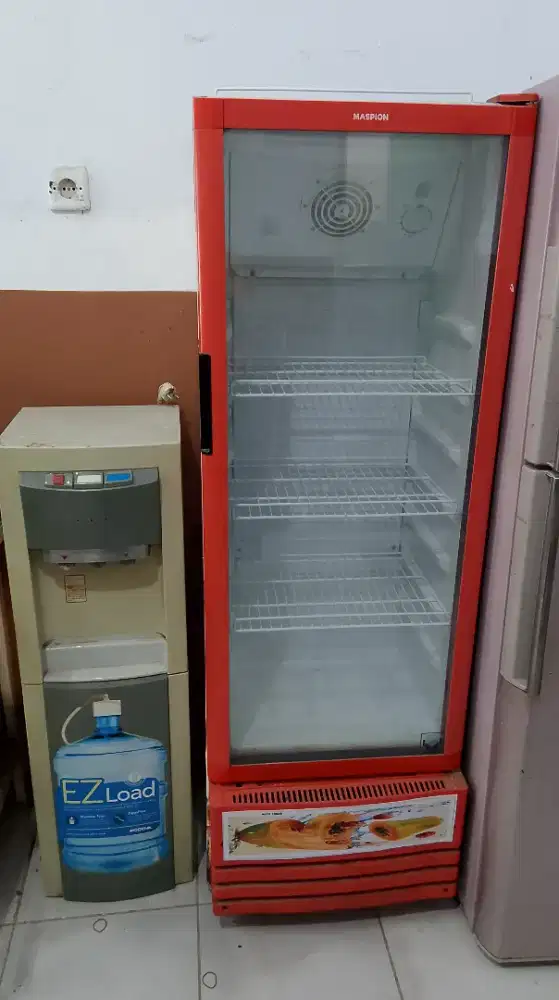 Showcase & Dispenser