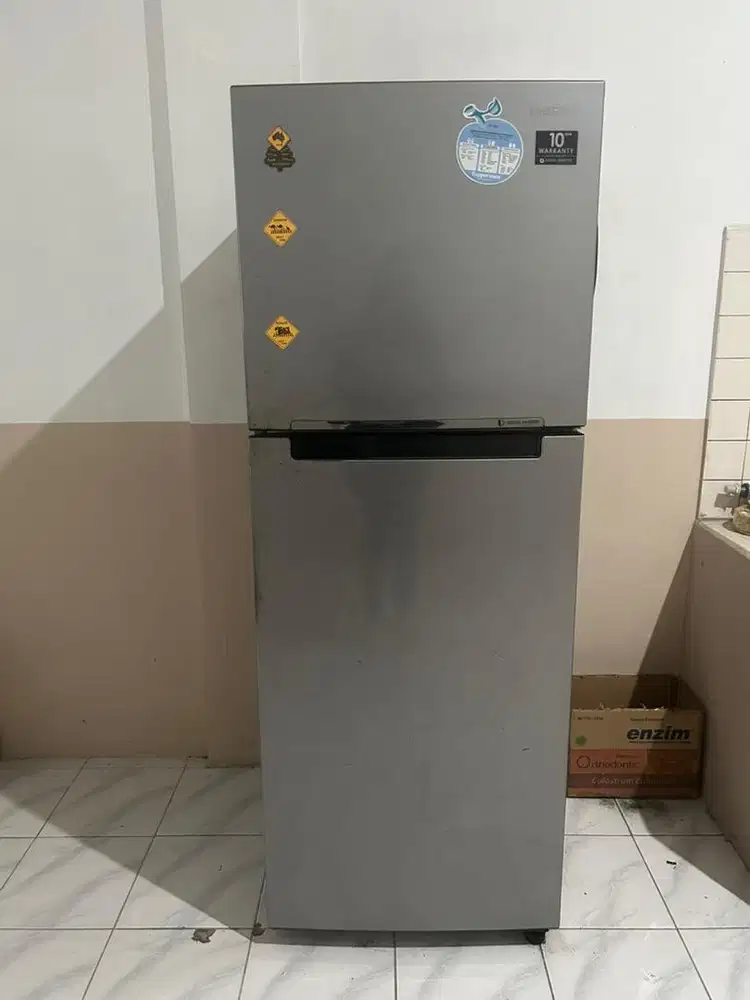 Kulkas Samsung RT29FARBDSA