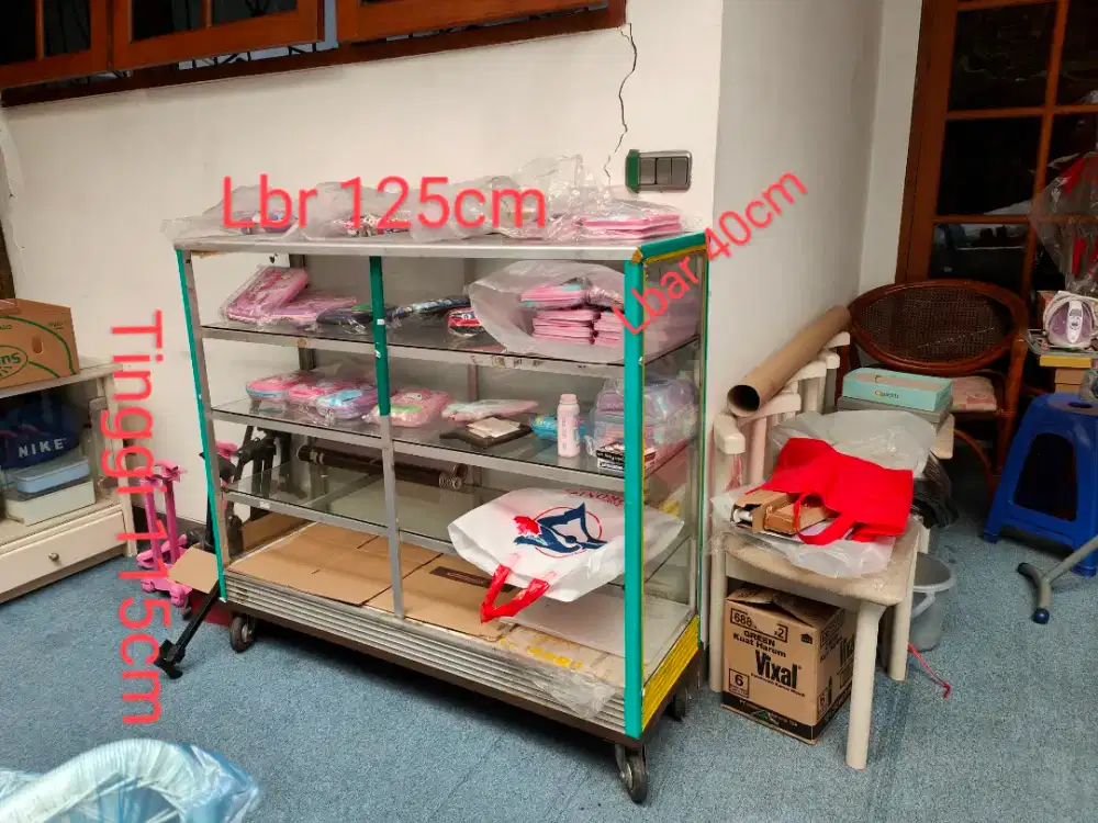 Estalasi kaca n kerangka jaring stainless