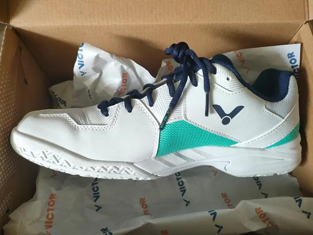 Sepatu Badminton Viktor A531W