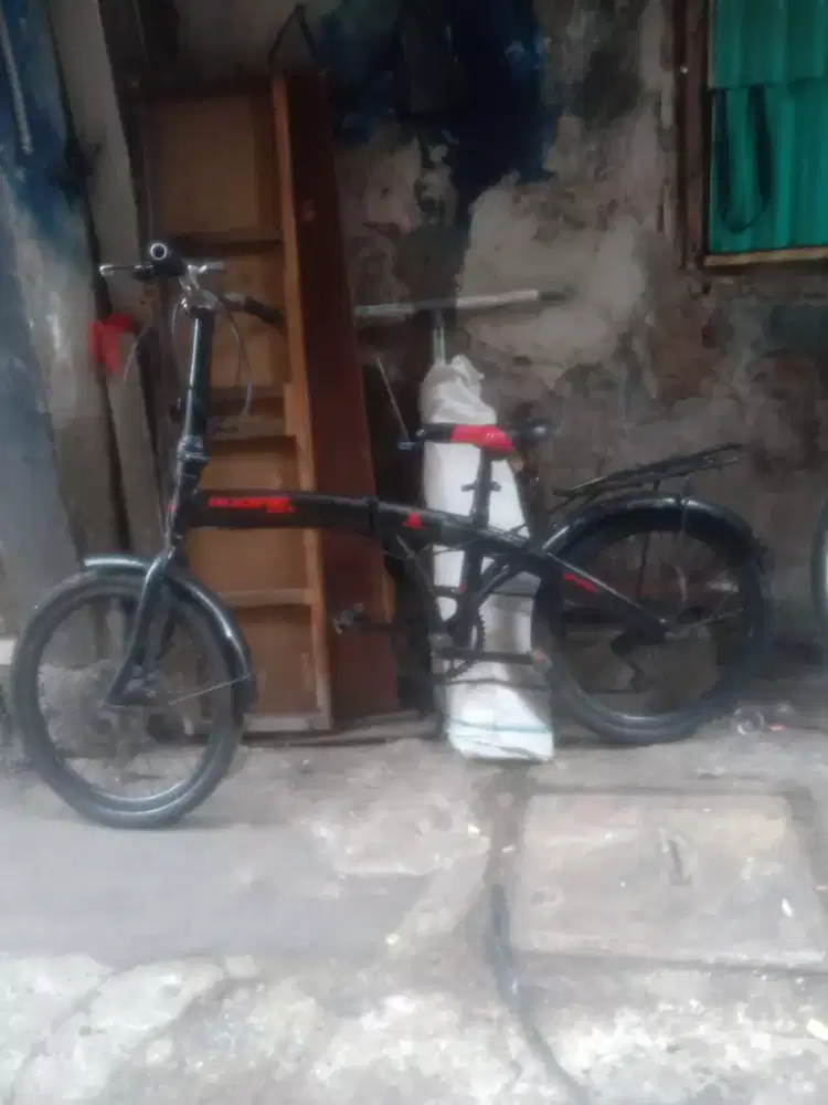 Sepeda lipat Pacific UK 20