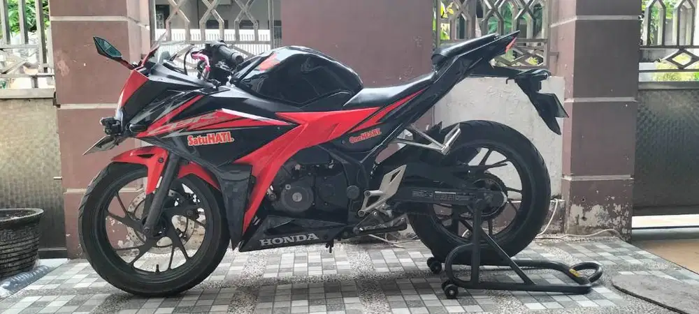 Dijual Honda CBR150R  Tahun 2018