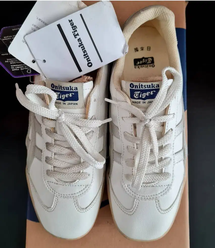 Asics Onitsuka Tiger Original made in Japan White Silver size 37