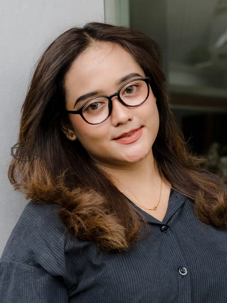Gembull Umy - Kacamata Semi Bulat Klasik dan Minimalis - Danila 02