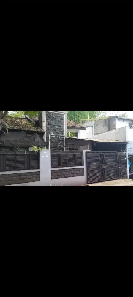 Dijual cepat rumah minimalis 2lt pinggir jalan Sariwangi