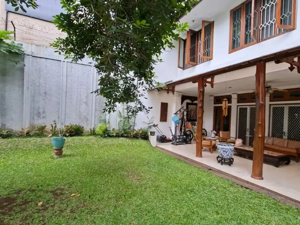 Rumah di Cipete Raya Kebayoran Baru Jaksel Bagus Buat Usaha Resto dll. Lokasi Bagus banget Ramai