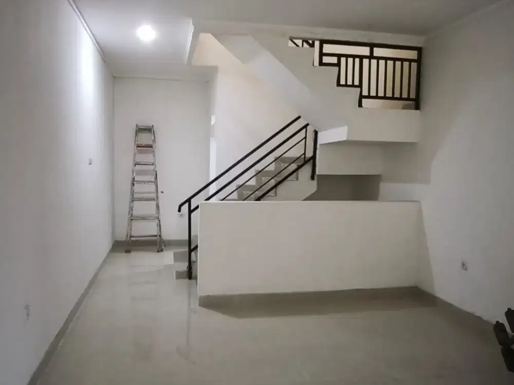 Di jual Rumah Baru 3 lantai Dekat Citra 1 Ext, Kalideres