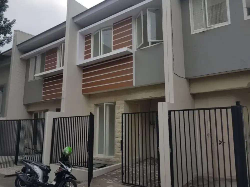 Rumah 2 Lantai di Regency One Kapas Madya Minimalis Siap Huni