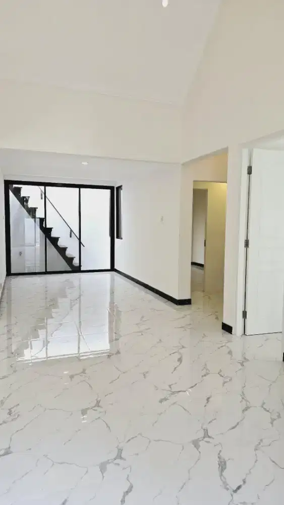 JUAL RUMAH BARU SIAP HUNI CITRALAND DEKAT MANUKAN BENOWO TOL WIYUNG