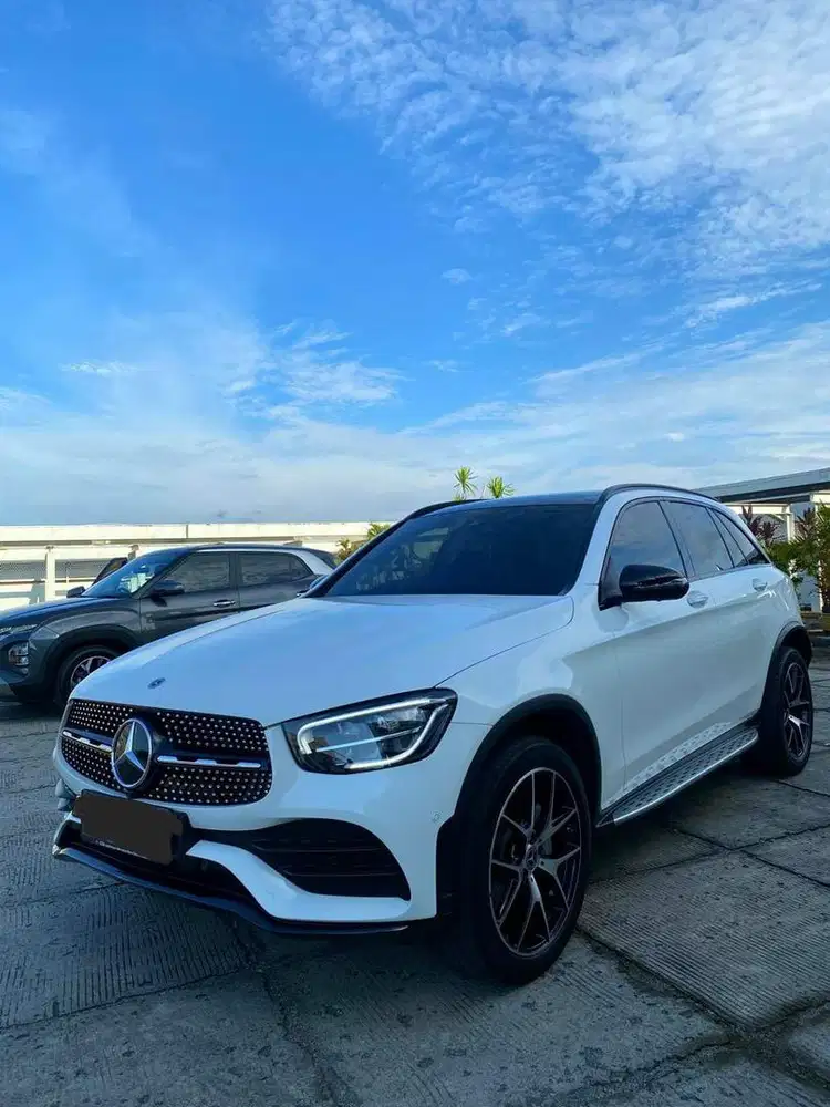 (Km Low 17rb Record)MARCEDES BENZ MERCY GLC 200 AMG NIGHT EDITON 2022