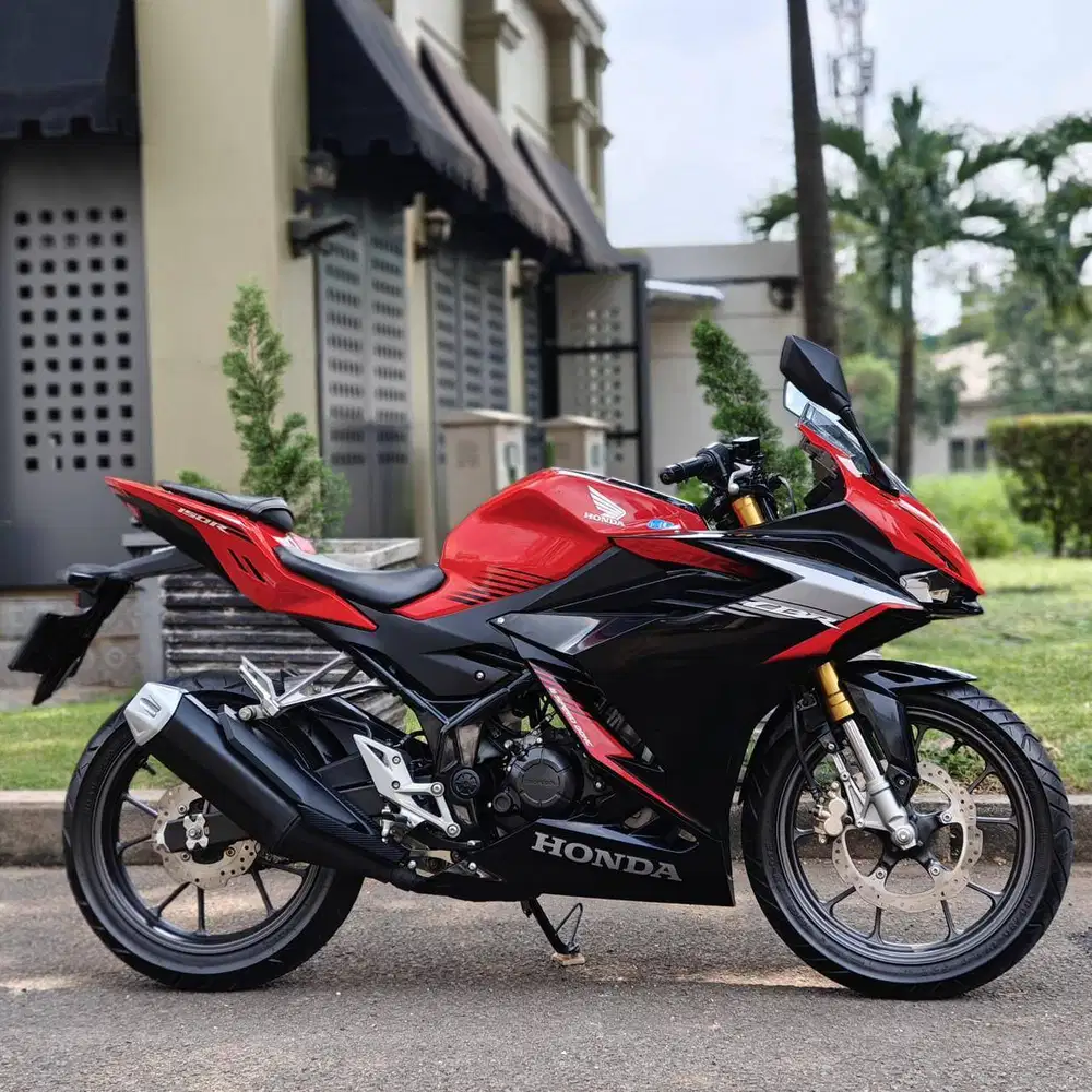 HONDA NEW CBR 150R NON ABS 2022 MERAH KM 8K PAJAK PANJANG SUPER GRESS