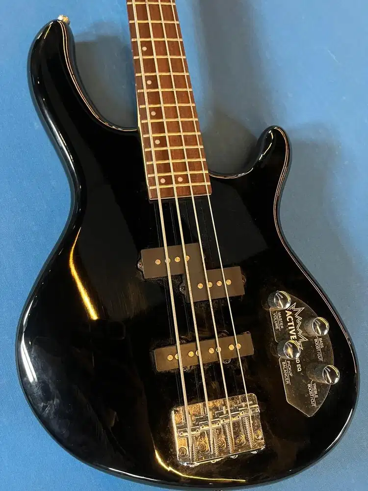 Jual Bass Cort Action Bass Plus – Bekas Mulus & Active Electronics