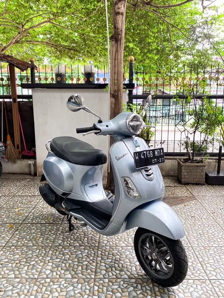 Vespa LX 2022 Grey Delicato