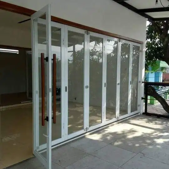 pintu lipat kusen alauminium