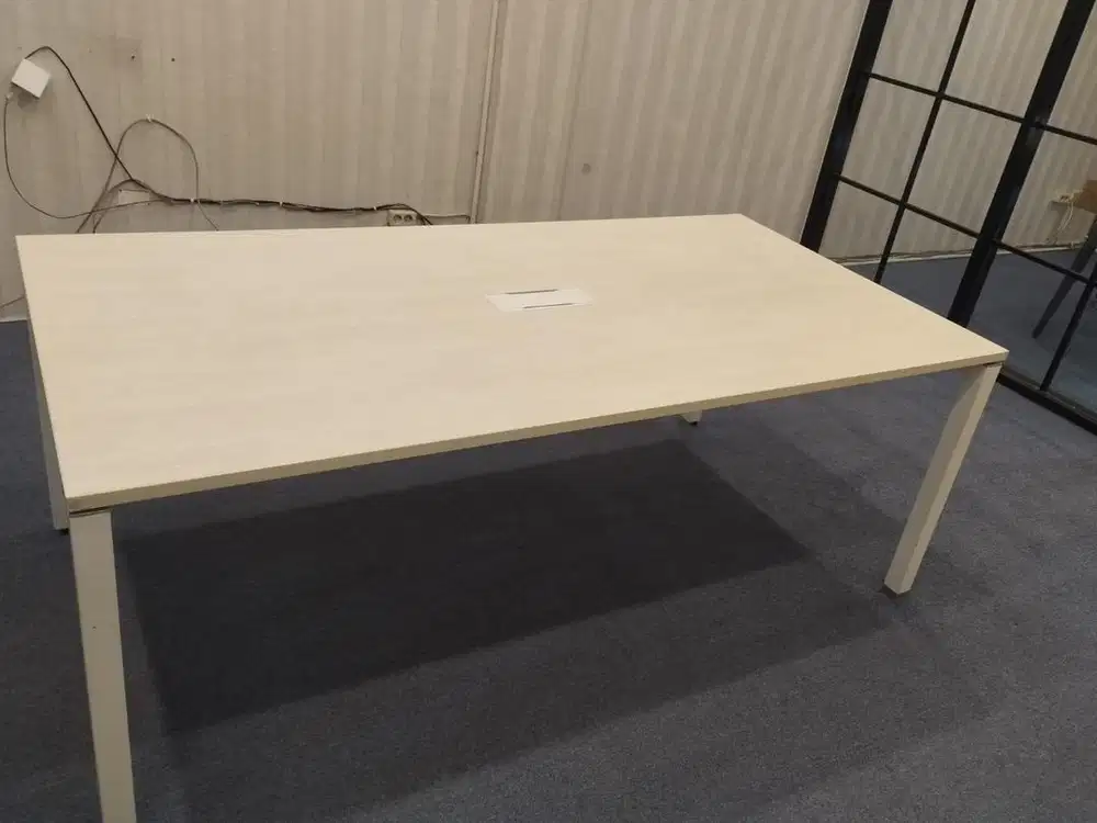 Meja kantor informa bekas good condition