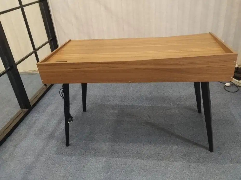 Meja kantor sekertaris bekas good condition