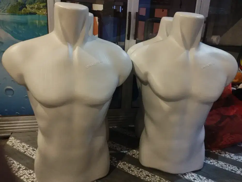 Monekin Fashion Patung Display Baju Dijual Baru Dipakai 1 Bulan