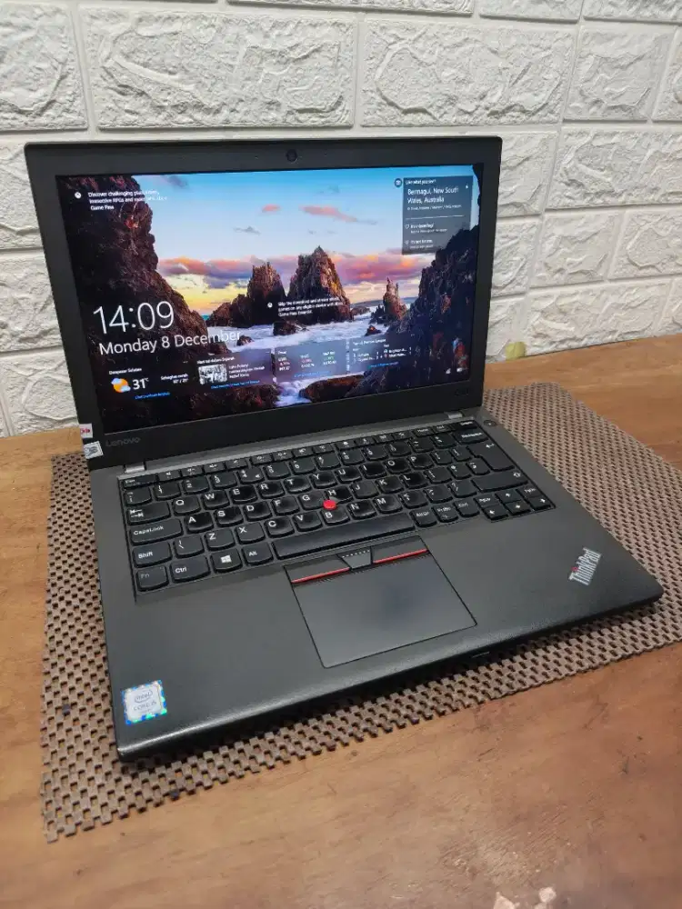 Lenovo Thinkpad X270 intel Core i5 Gen-6 (8/256gb) 12 inch TOUCHSCREEN