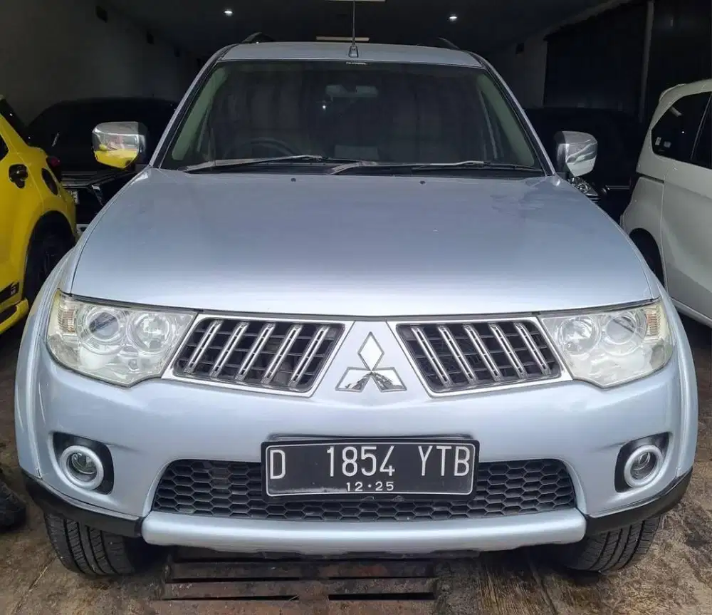 Mitsubishi Pajero Exceed 2.4 Solar 2010