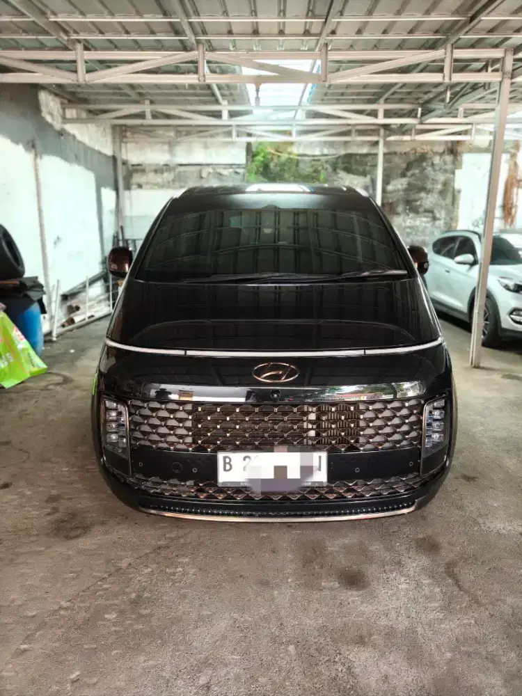 Hyundai staria 7 seat signature 2021