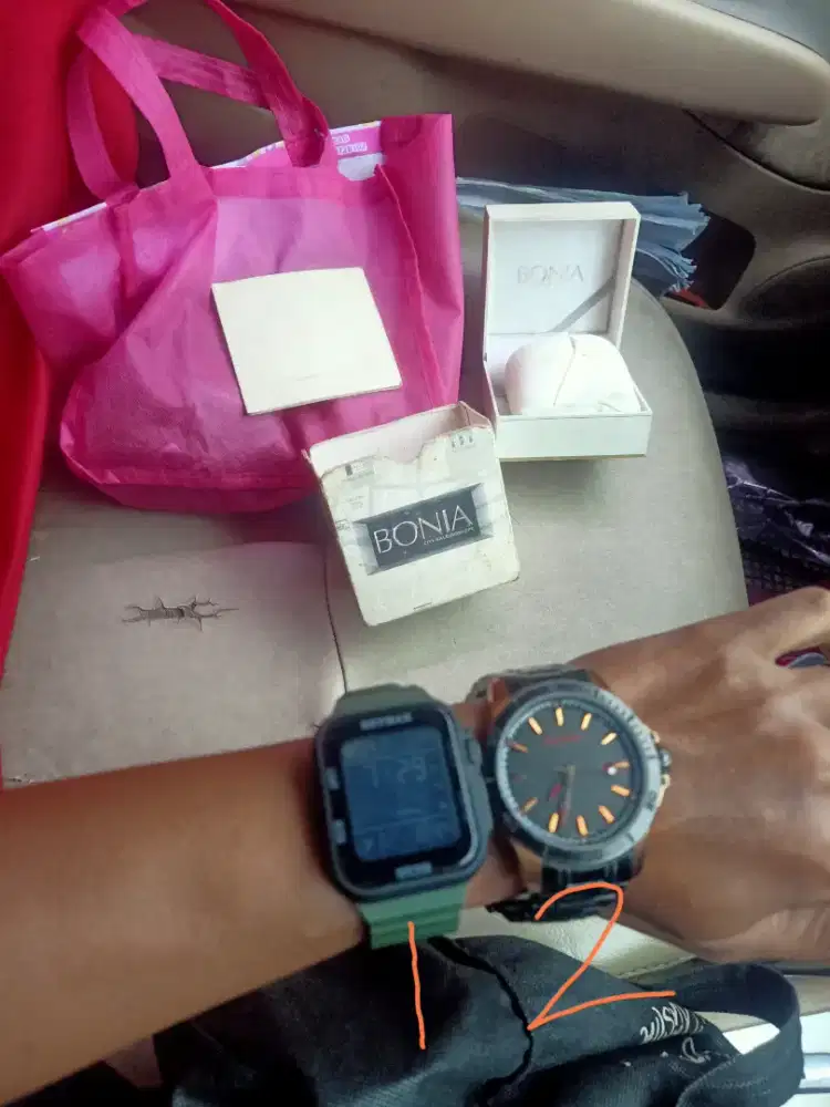 Di jual jam tangan Bonia dan skymex lkp tahan air no minus ,murah aja