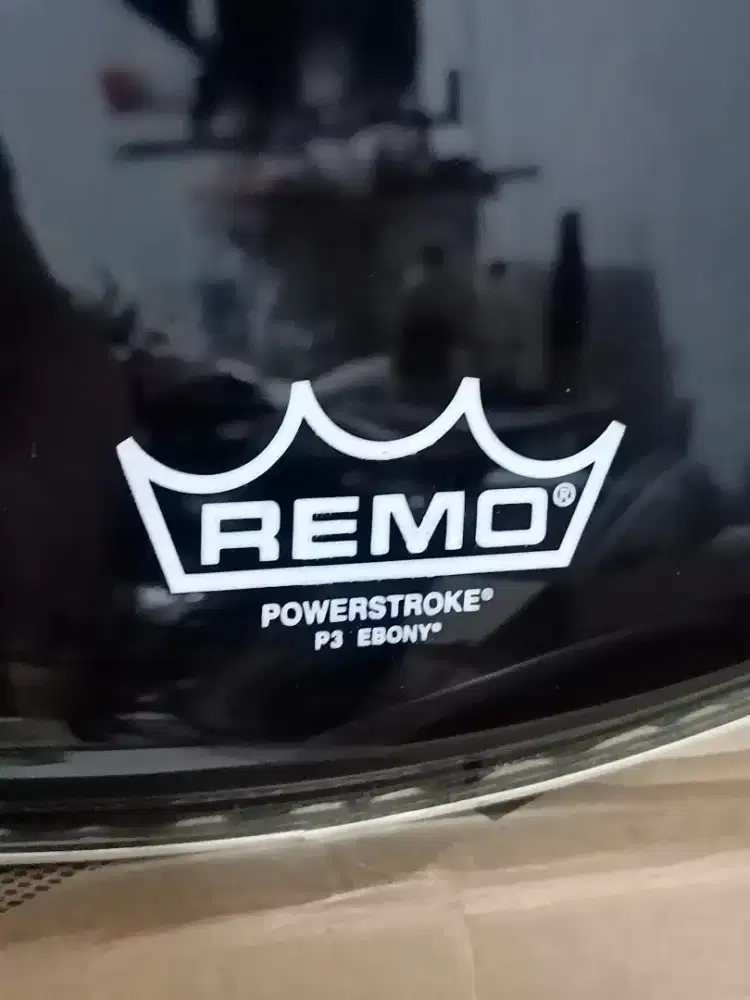 Remo Powerstroke 3 ebony bass drumhead