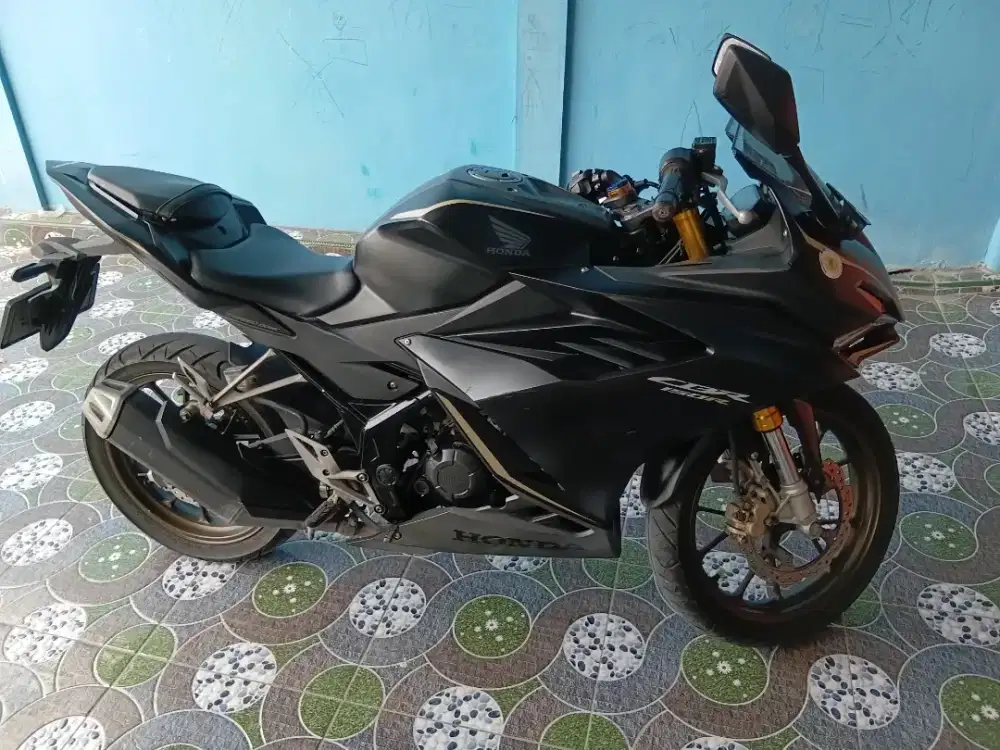 Cbr 150r hitam bantul