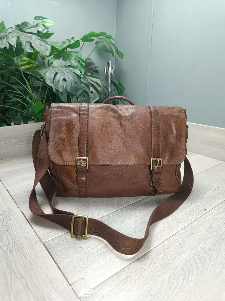 Fossil Messenger Bag