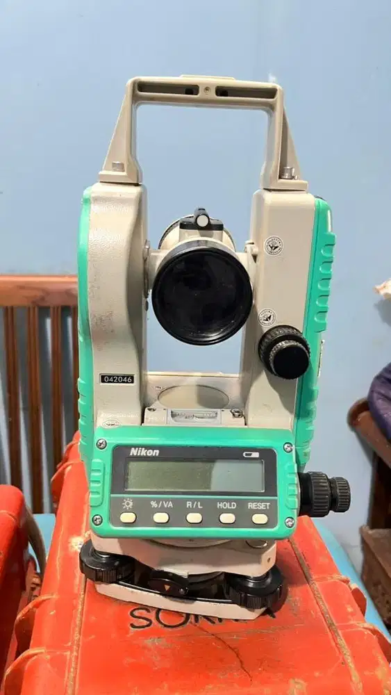 Digital Theodolitos Nikon NE-101