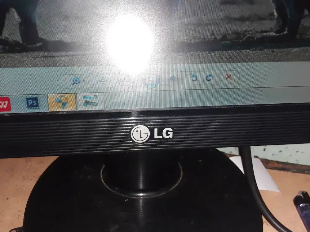 Monitor LG 17 inch port vga