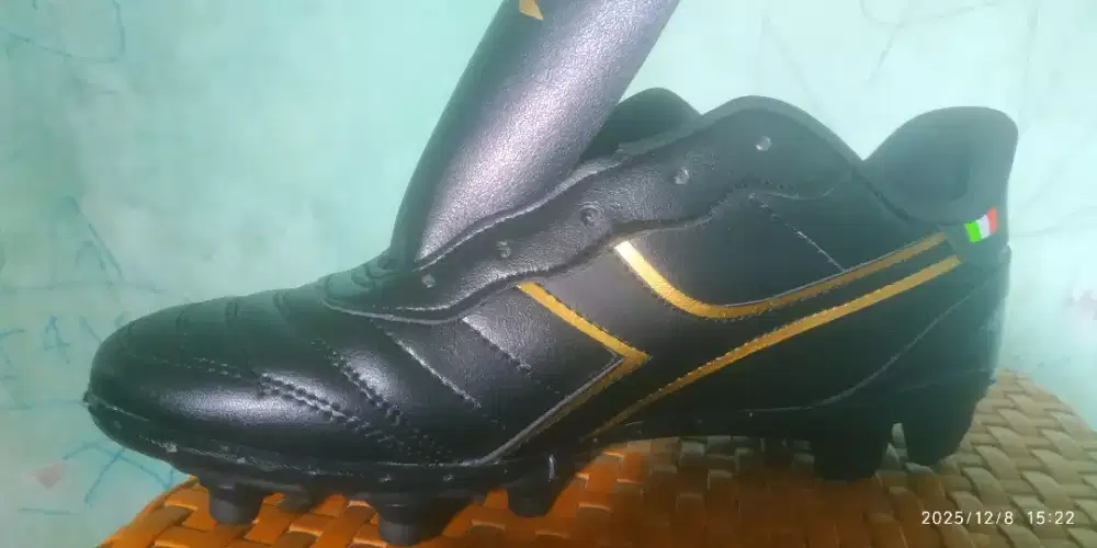 Jual sepatu bola harga pas toko triima pesananan ukuran size