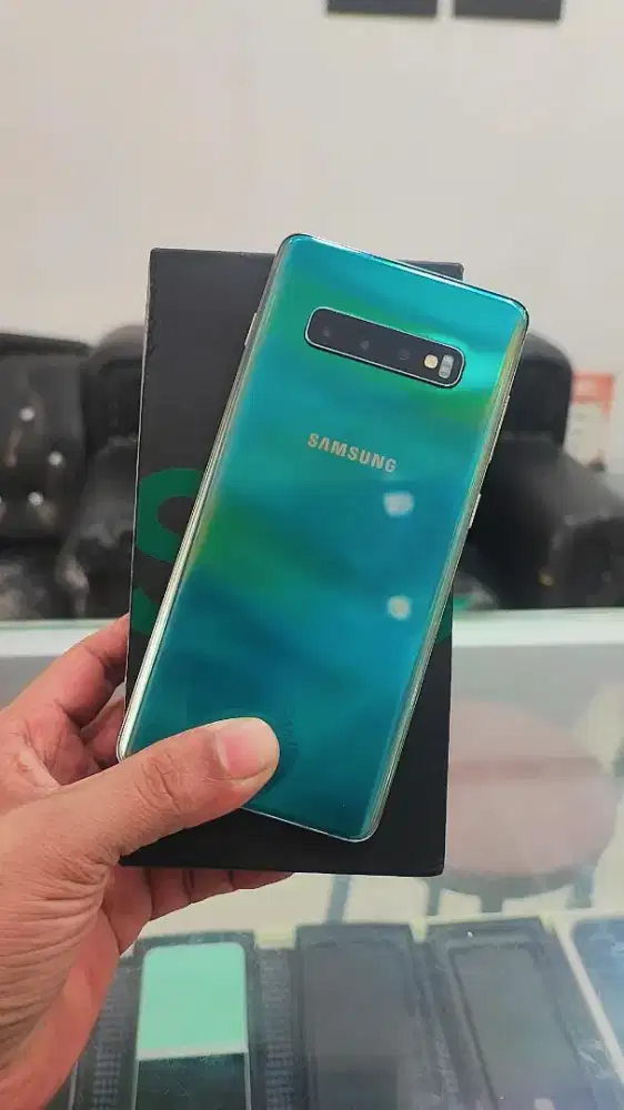 Samsung Galaxy S10+ 8/128GB Lcd retak dikit