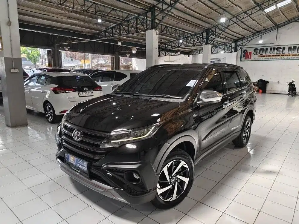 TOYOTA RUSH TRD SPORTIVO 1.5 Bensin AT 2021 Hitam