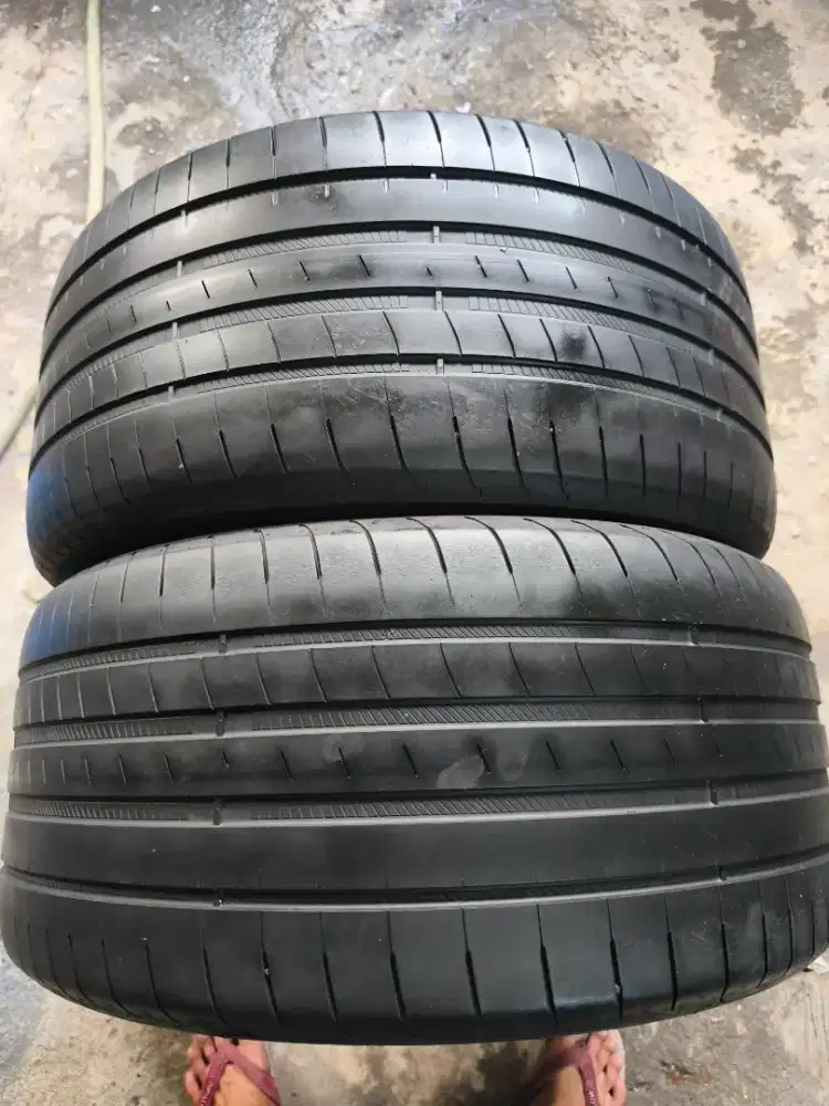 Goodyear 275 40 R18